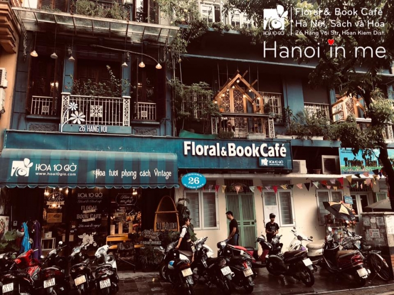 Hoa 10 Giờ Floral and Book Cafe