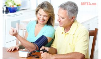 Đọc đúng chỉ số trên máy đo huyết áp điện tử phòng tránh đột quỵ